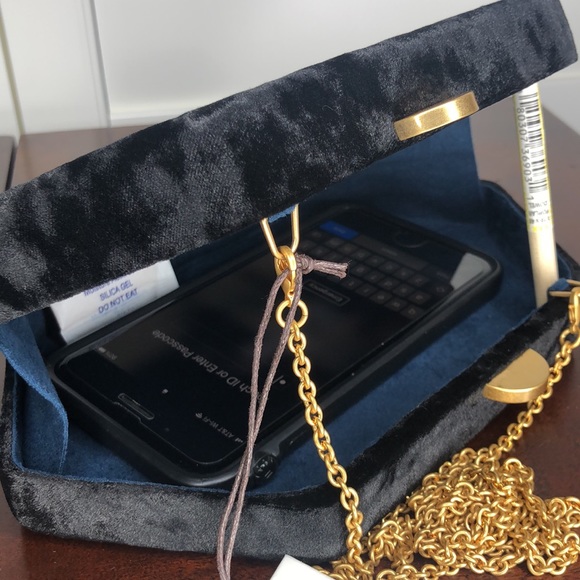 KAYU Sloane Velvet Crossbody/Clutch - Picture 14 of 15